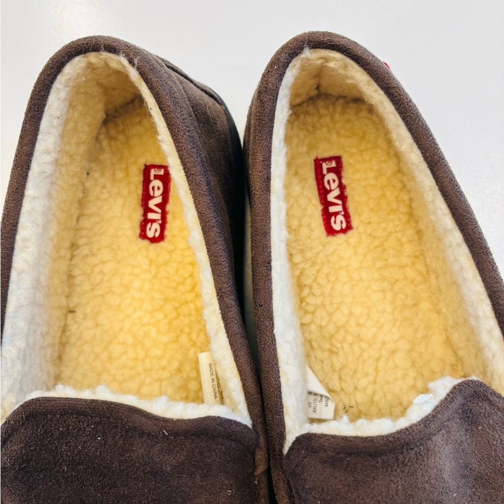 Levi's Men's Dark Brown Suede Slip-Ons size 13 - Picture 5 of 10